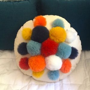 Pom Pom circular throw pillow